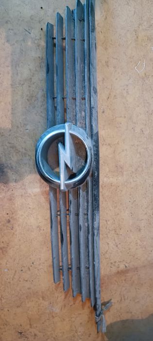 Продам фары и решетку