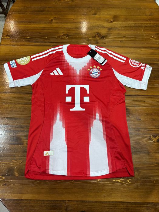 Футболни тениски 2025/26