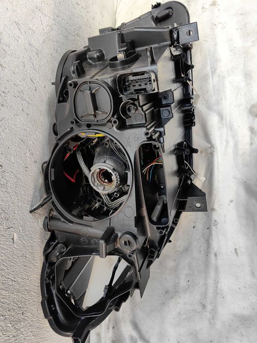 Оригинални  фарове  БМВ Ф10  BMW F10 Bixenon Led  Adaptive