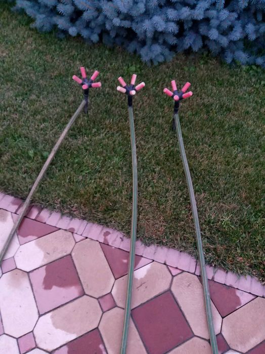 Крутящиеся разбрызгиватели для полива рабочие и на запчасти