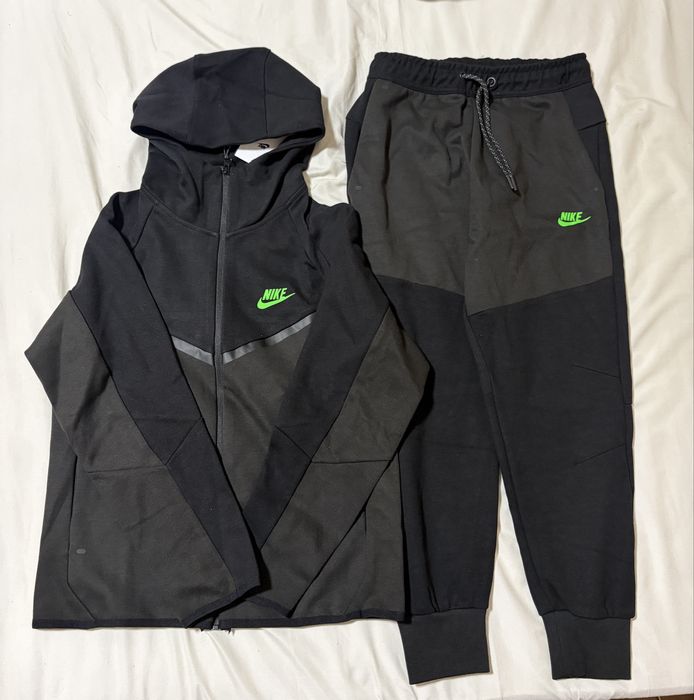 Nike Tech Fleece 12-13
