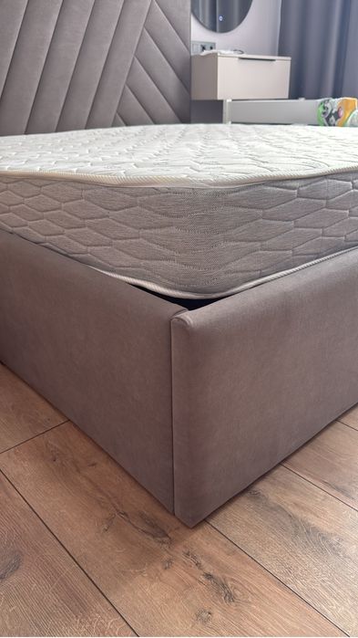 Продам Матрас размер 180*200