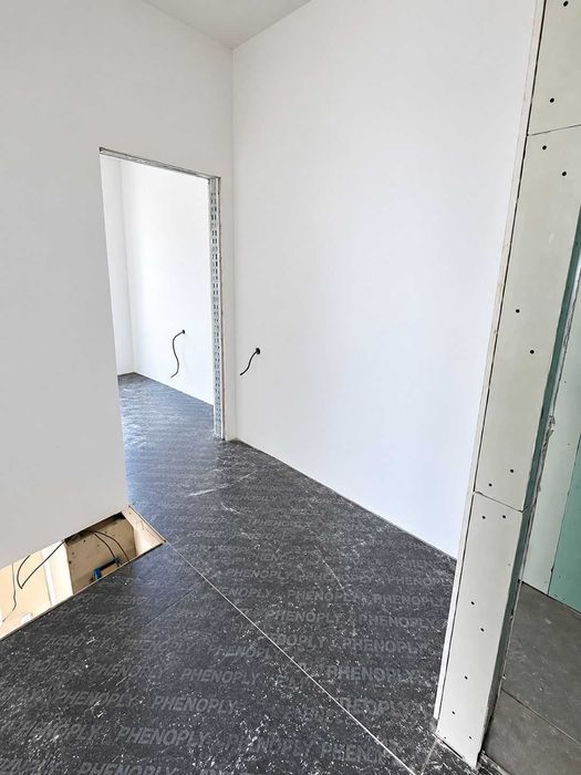 Дава се под наем Тристаен апартамент в Варна, Младост 2 - 118 кв.м за 279000 € - Снимка #5