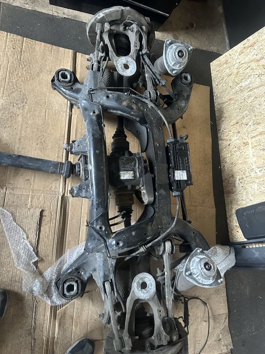 Cadru / Punte / Jug BMW X5 F15 X6 F16 suspensie diferential perne brat