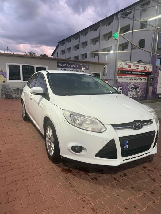 FORD Focus 2011 — imagine 5