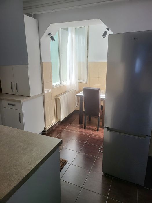 Inchiriez apartament cu 3 camere in Mun. Satu Mare — fotografia 3