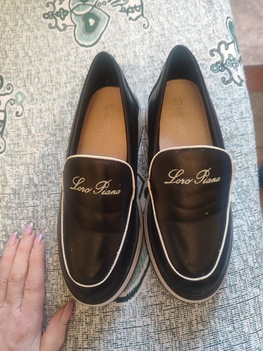 Продам детскую обувь