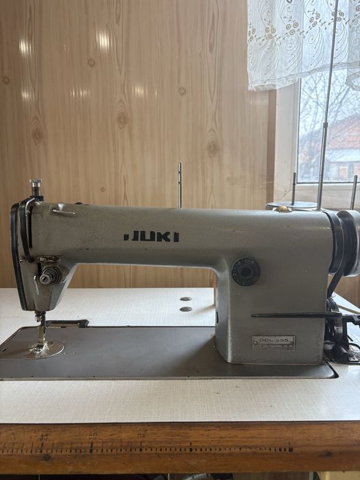 Професионална  индустриална шевна машина JUKI