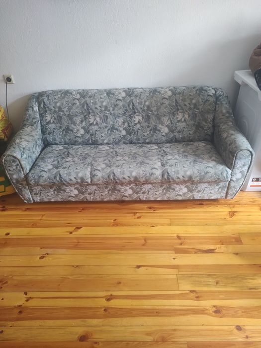 Холна гарнитура запазена