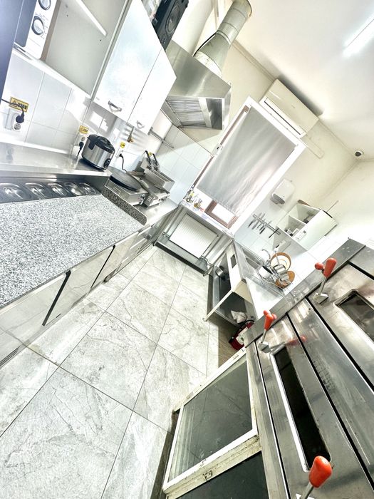 Inchiriez bucatarie!