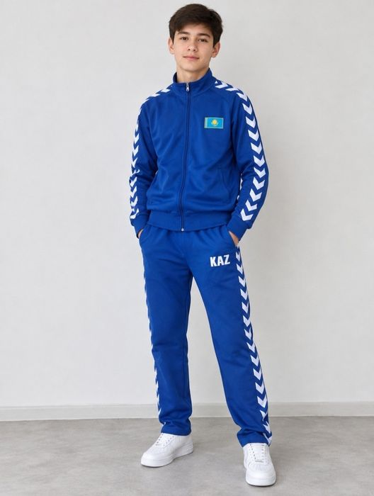 Костюм спортивный