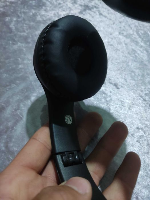 P47 naushnik holati zoʻr 1-2 kun ishlatilgan  bukiladigan