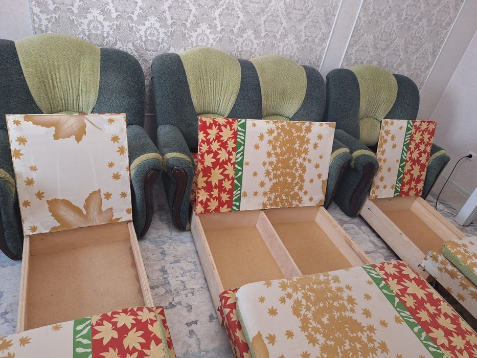 Мини диван с двумя креслами раскладной