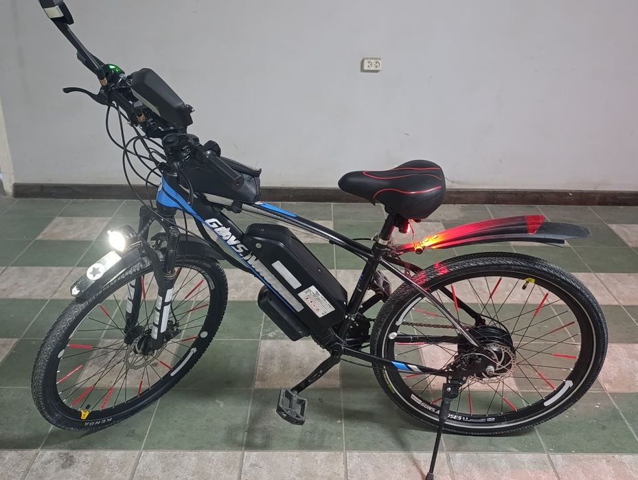 Electrovelosiped
Tezlik maksimal 32
Yurish masofasi 30/35km
Oldi chiro