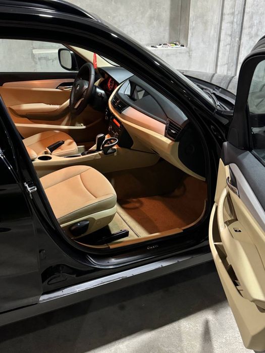 Bmw X1 xdrive 2L atmosferniy Benzin