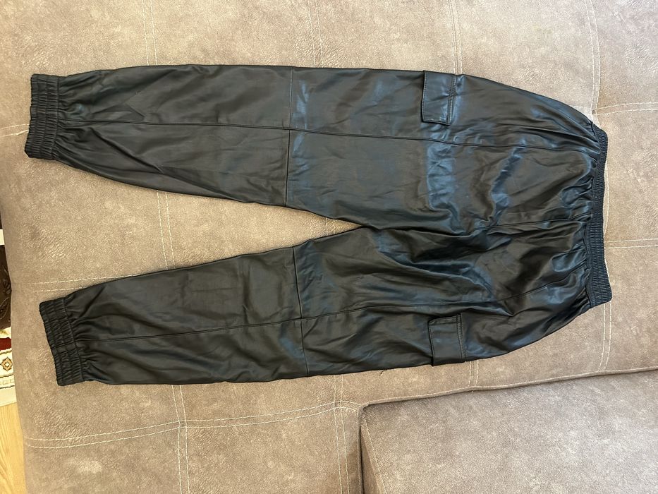 Pantaloni de piele bershka M