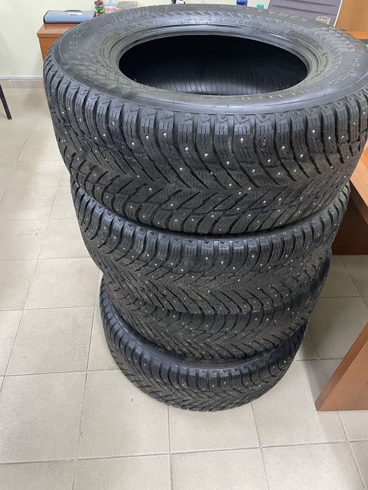 Зимняя резина 285/60/18 Nokian