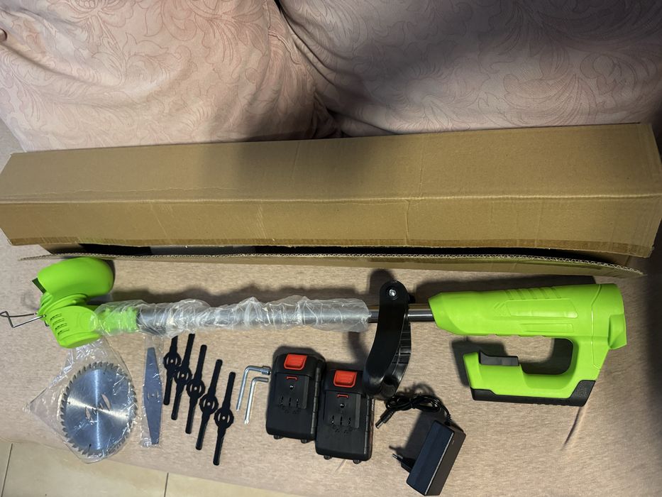 НОВ акумулаторен тример с 2 батерий и зарядно