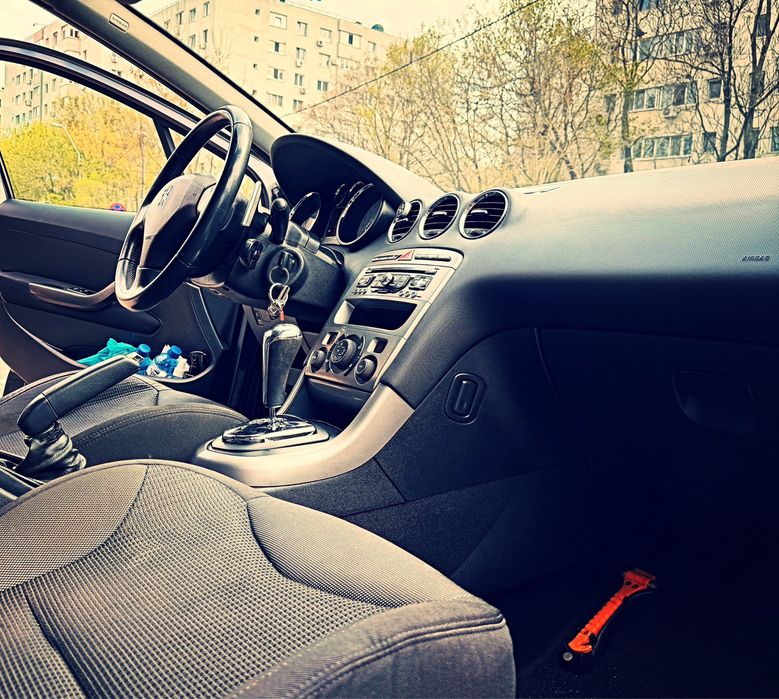 PEUGEOT 308 2011 — imagine 2