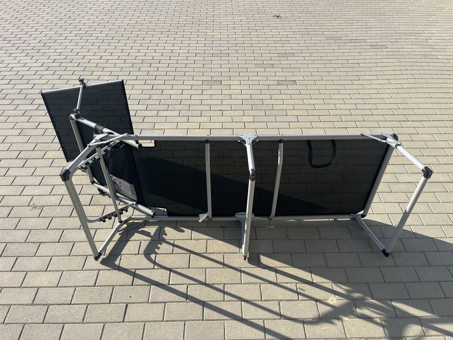 Продавам сгъваем шезлонг