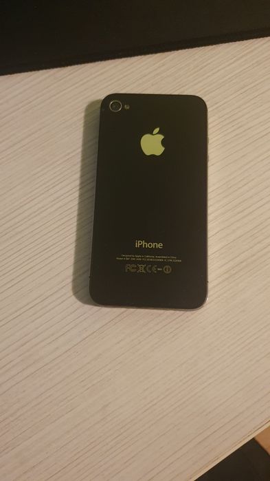 Vând Apple iPhone 4