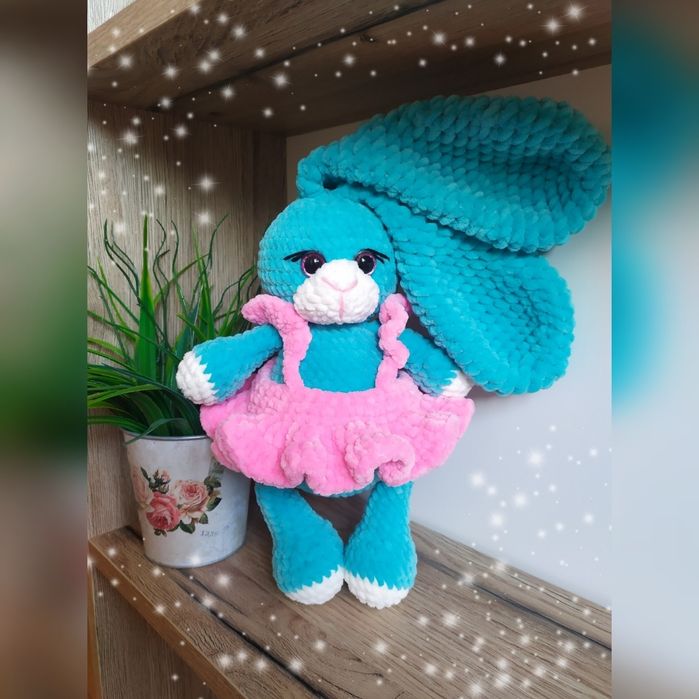 Ръчно плетена плюшена играчка зайче