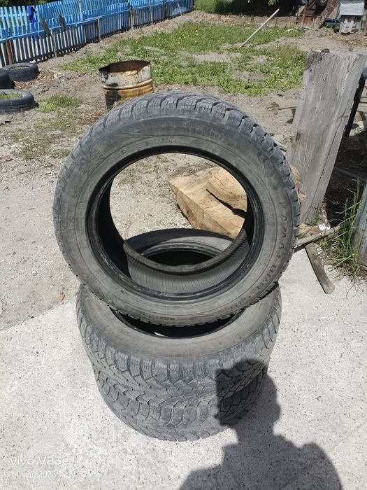 Продам резину 215/55 р 16