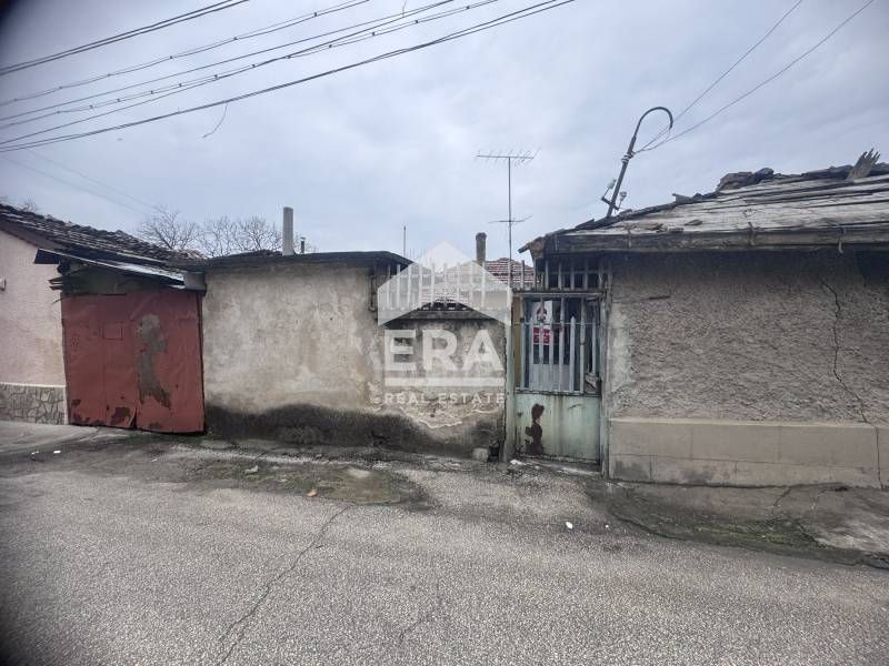 Ексклузивно от ERA Дръстър: Стара къща в центъра на гр. Силистра!