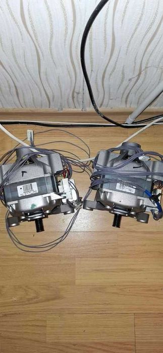 Мотори и водна помпа за пералня Whirlpool 5кг. 1000 оборота