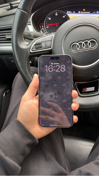 Vand iphone 16 pro max garantie pana in 2027 mai