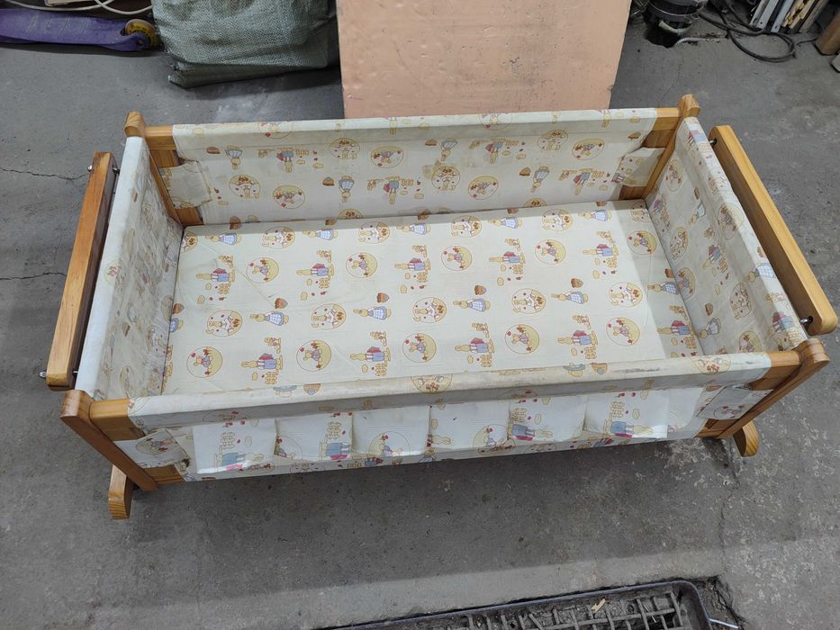 Детская кроватка