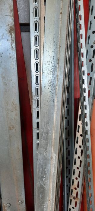 Cornier ambutisat zincat 50x50x2 la 3metri