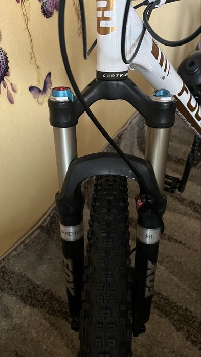 Furcă Fox F-Series RL 26" – Pe Aer (Gât Drept, Ax QR)