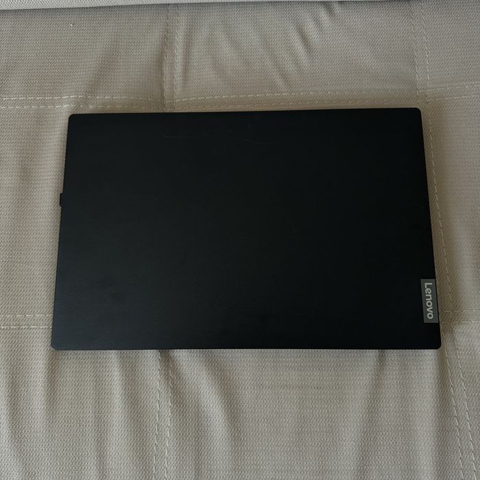 Lenovo V145-15AST
