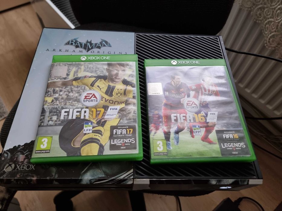 Xbox One Phat cu două Jocuri FIFA fără manetă