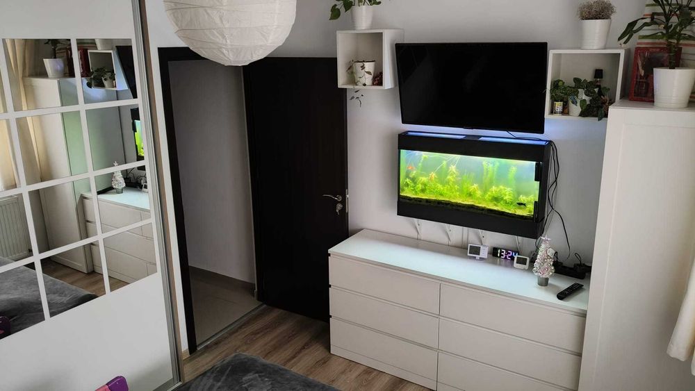 Apartament 2 camere cu parcare proprie si curte privata a blocului