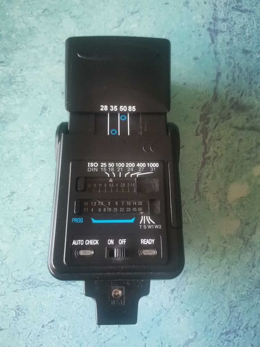 Продавам фотоапарат Sony A 290 с обективи на 7000 кадъра