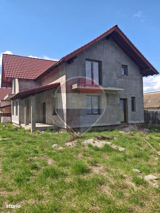 Casă cu 5 camere, de vânzare în Râșnov, Brasov