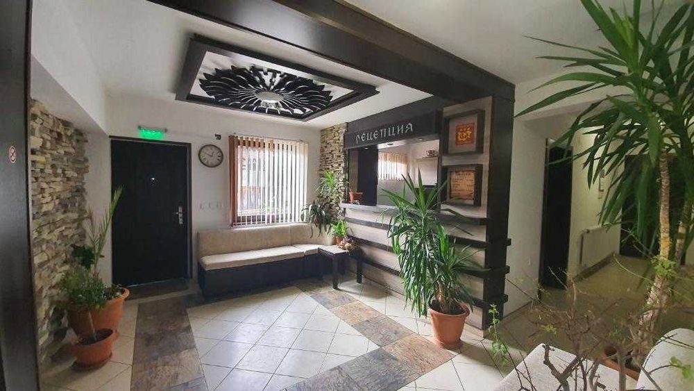 Продава се Хотел в Севлиево - 450 кв.м за 778 €/кв.м - Снимка #1