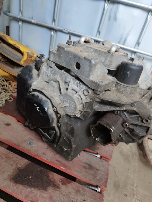 Продавам автоматична скоростна кутия с код MSU 6 степенна за Фолксваге