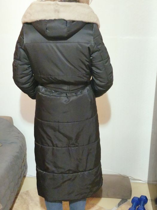 Продам пуховик, в отличном состоянии.