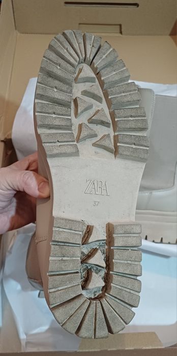 Кожаные ботильены Zara