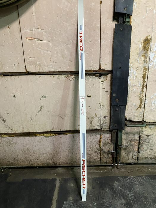 Продам лыжи новые