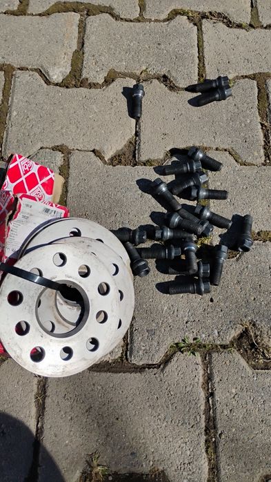 Distanțierele / flanșe jante