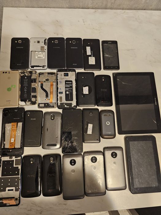 Lot telefoane de piese Samsung J3/J5 2017,Motorola,HTC