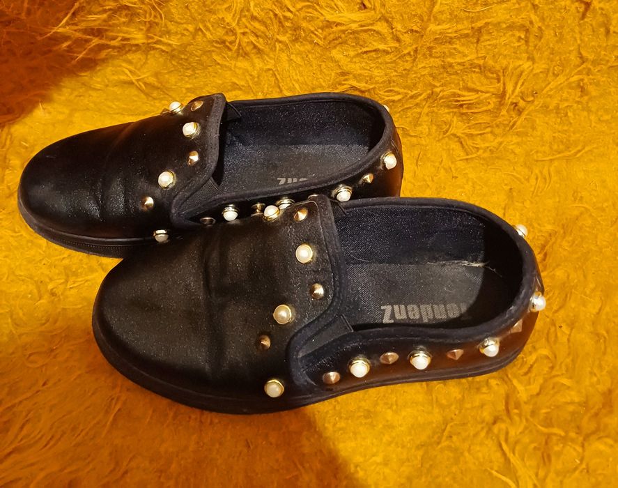 Дамски обувки излишни