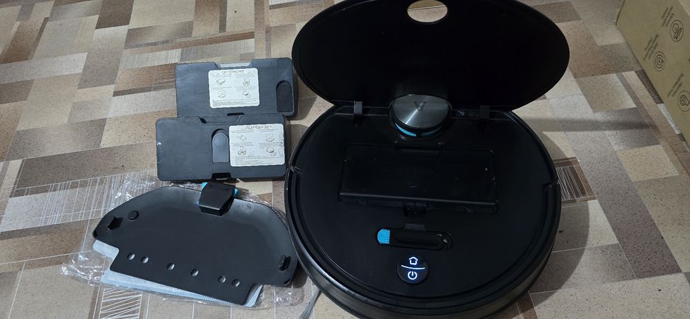 Продаю робот пылесос