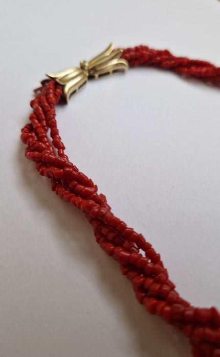 Colier din coral și aur 18K