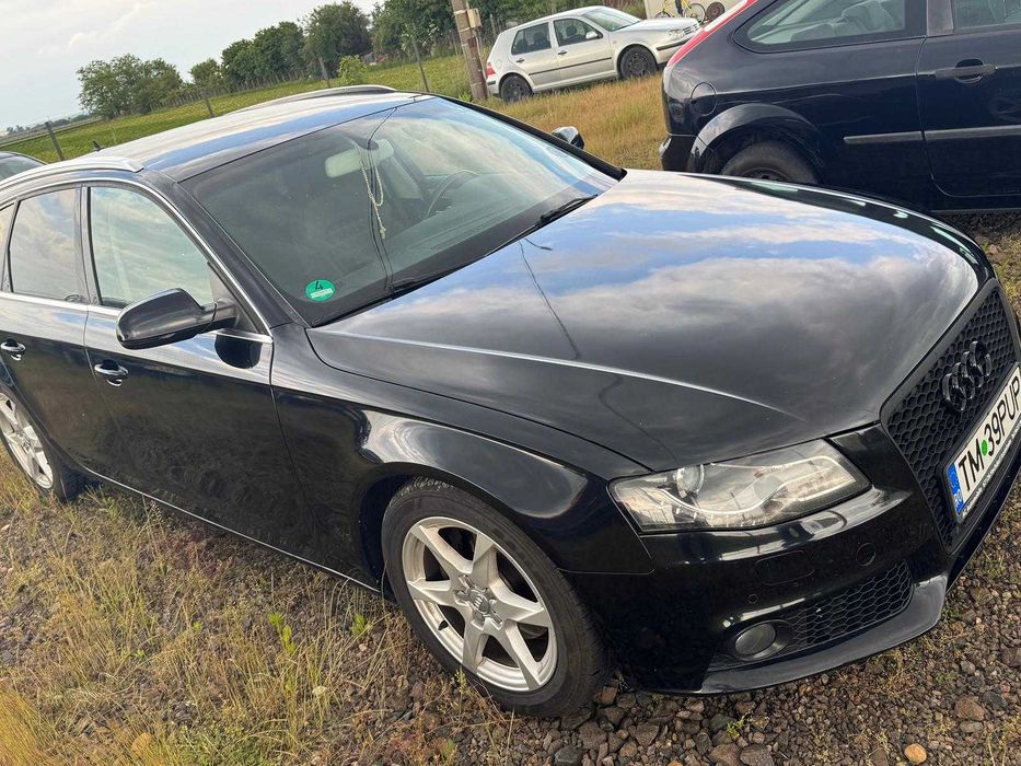 Vând sau schimb cu buldoexcavator, Audi A4 an fabricație 2010