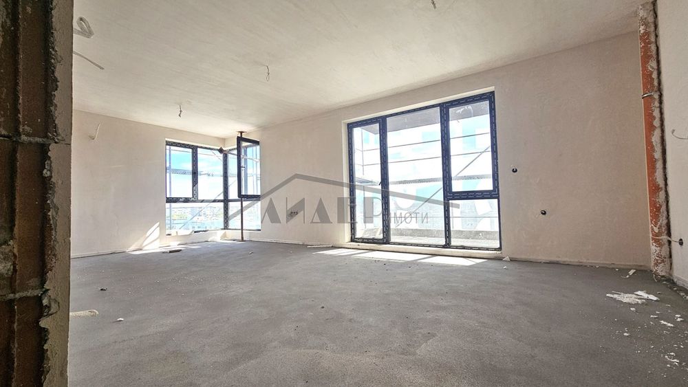 Продава се Тристаен апартамент в Пловдив, Христо Смирненски - 124 кв.м за 1540 €/кв.м - Снимка #2